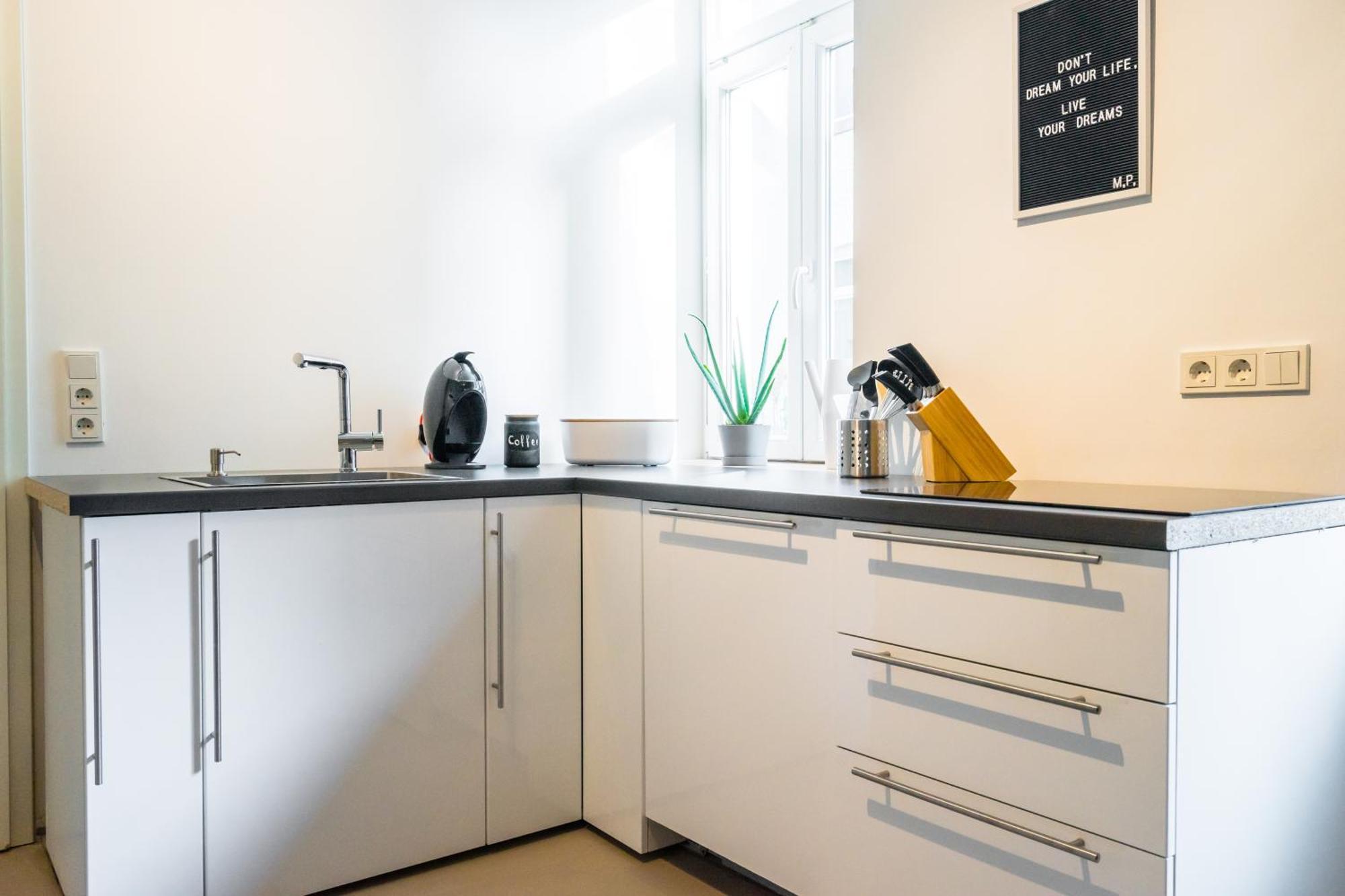 Home By Doni I Serviced Apartments I Ruhig I Zentral Nahe Rmcc, Staatsheater & Landtag Wiesbaden Ruang foto